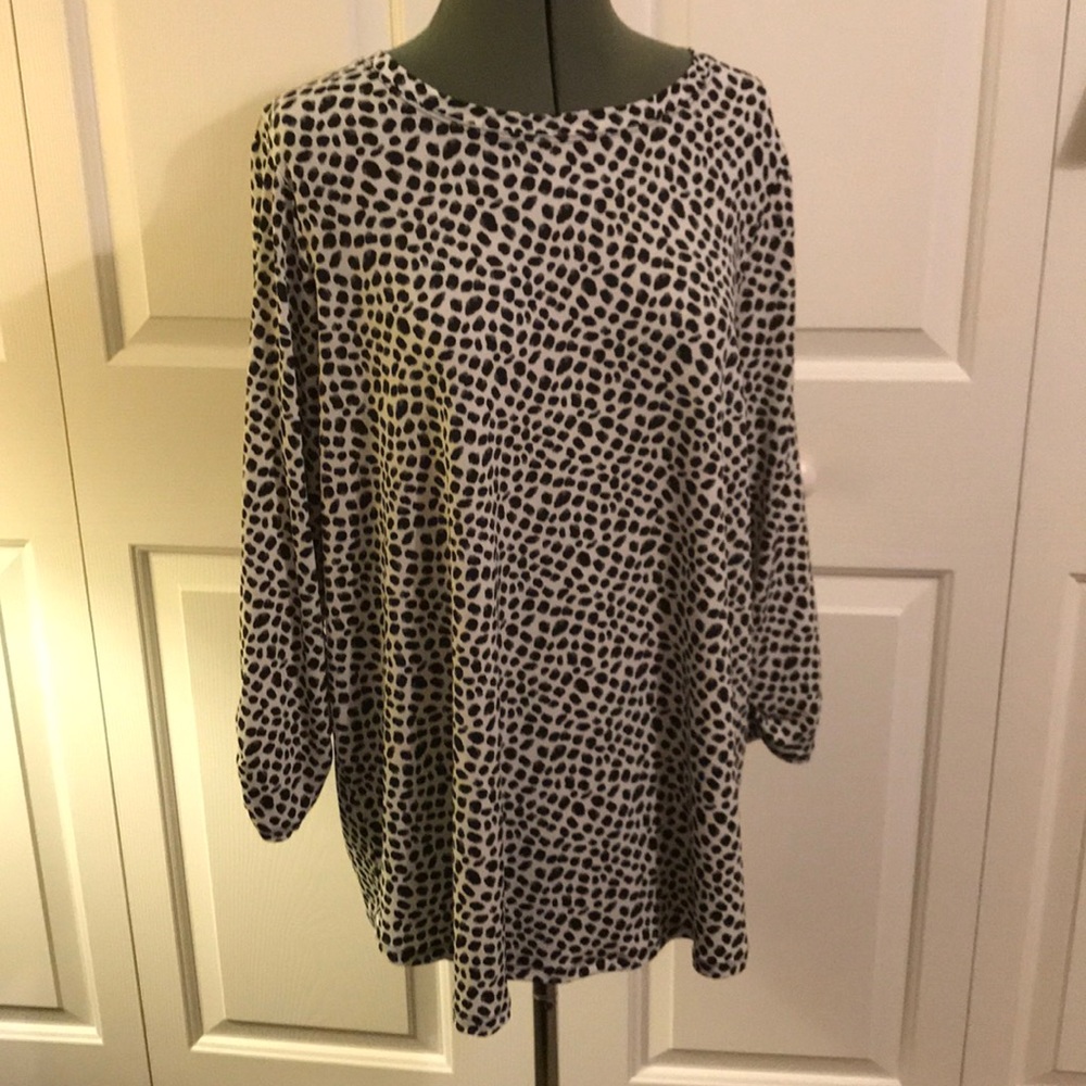 Toni ladies black and white blouse